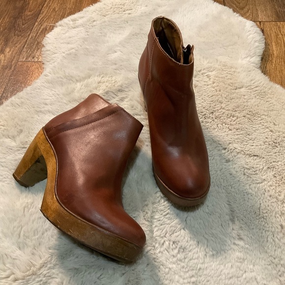KDB Shoes - Women’s Brown Leather Platform Ankle Boots